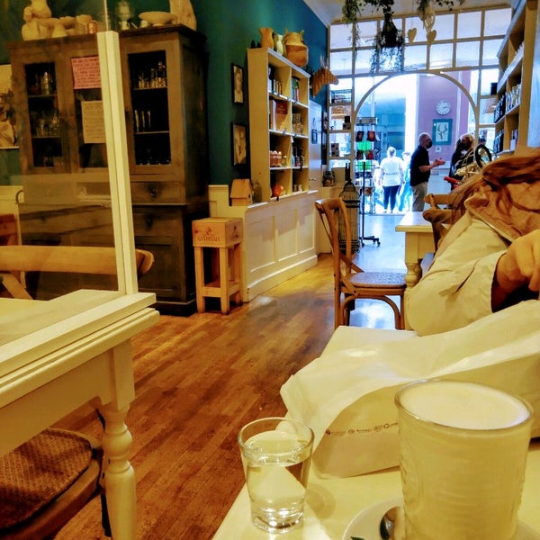 9/27/2021 tarihinde Sara Maddalena M.ziyaretçi tarafından Caffè Letterario'de çekilen fotoğraf