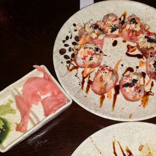 รูปภาพถ่ายที่ Koizi Endless Hibachi &amp; Sushi Eatery โดย Christopher C. เมื่อ 12/7/2014