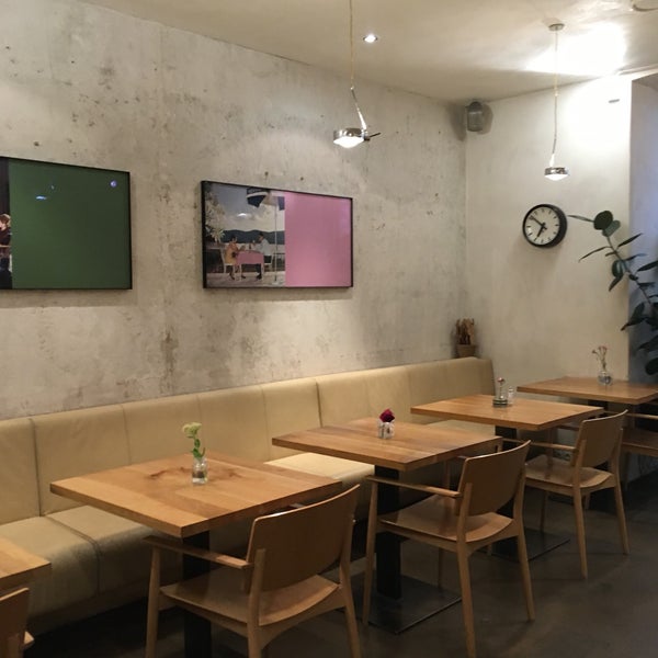 Foto tirada no(a) Mistral Café por Evgeniia S. em 9/6/2019