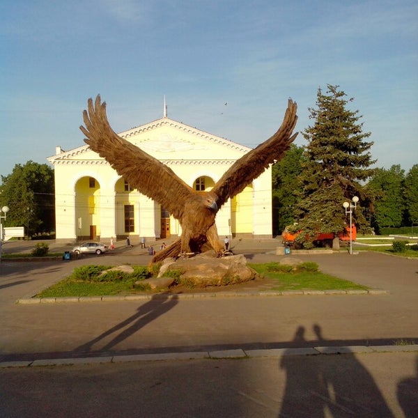 Орел на вокзале в городе орле