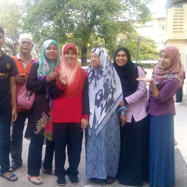 Comel Beach Resort Pengkalan Balak Masjid Tanah Melaka