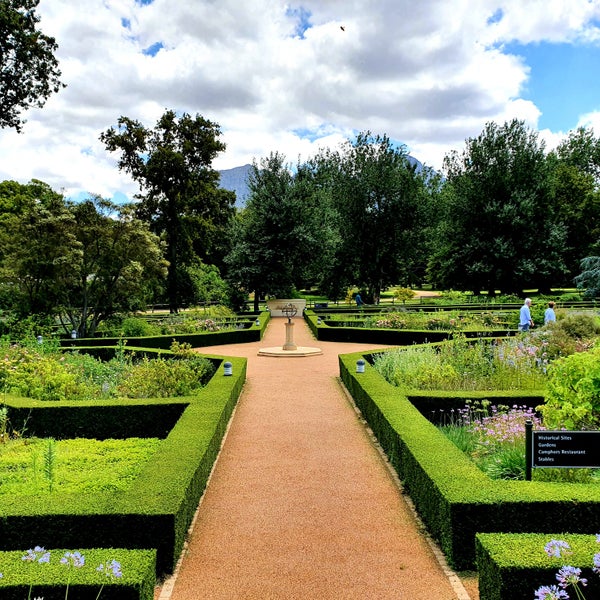 The gardens are truly amazing and the story since 1700 is really well presented in the home stead.