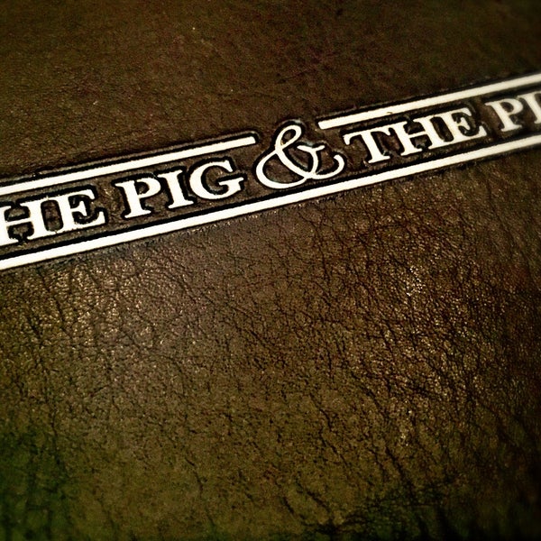 8/24/2015 tarihinde Austinziyaretçi tarafından The Pig &amp; The Pint'de çekilen fotoğraf