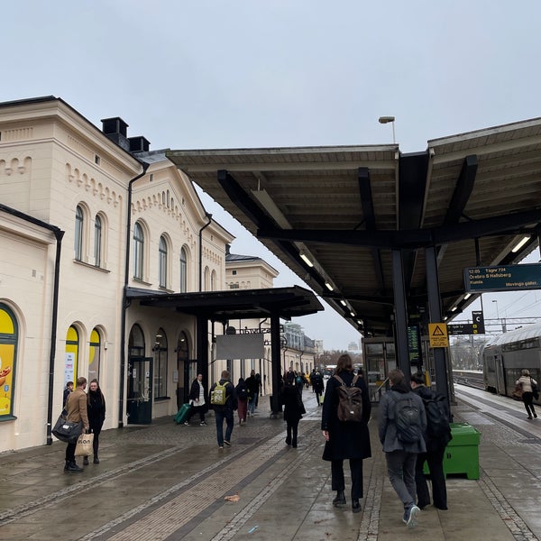rebro-centralstation-rail-station-in-rebro