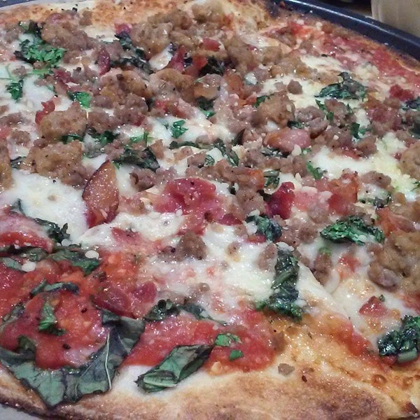 9/27/2014 tarihinde Marvin N.ziyaretçi tarafından Pieology Pizzeria'de çekilen fotoğraf