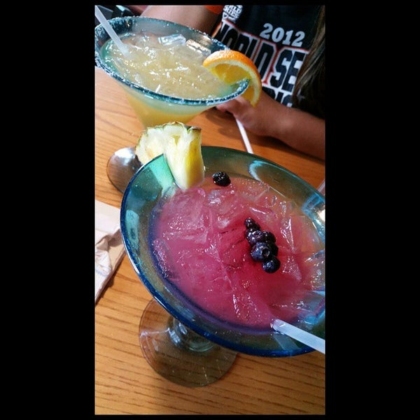 Photo taken at Chili&#39;s Grill &amp; Bar by Marvin N. on 4/25/2015