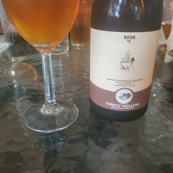 7/29/2022에 Tina S.님이 Firefly Hollow Brewing Co.에서 찍은 사진