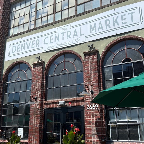 Снимок сделан в The Denver Central Market пользователем brittany 8/18/2022