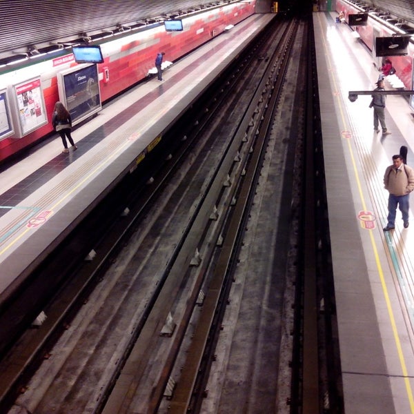 Photo taken at Metro Blanqueado by Rodrigo J. on 5/27/2013