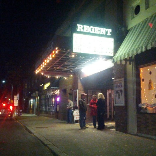 Regent Theater Arlington Center'de Tiyatro
