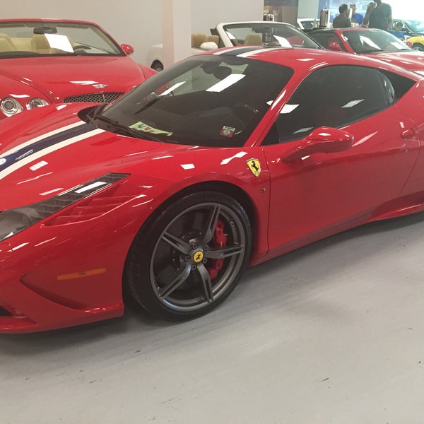 Photo prise au Ferrari of Long Island par Stephanie D. le5/30/2015