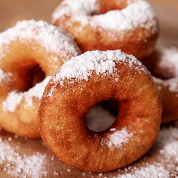 Пончики в кафе