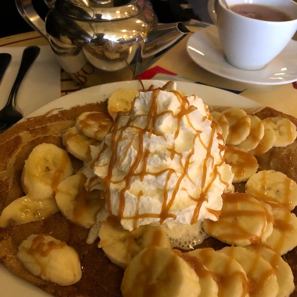 Foto tomada en Paris Crepes Cafe  por FWB el 4/15/2019