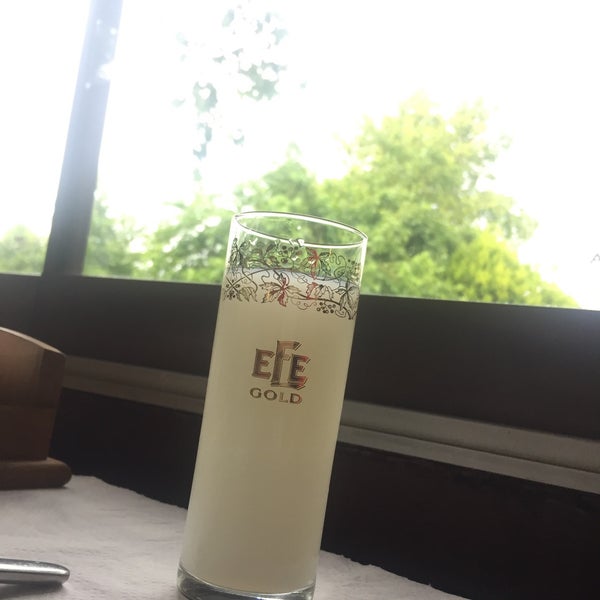 Photo prise au Bağlarbaşı Restaurant par Uğur Can A. le6/16/2019