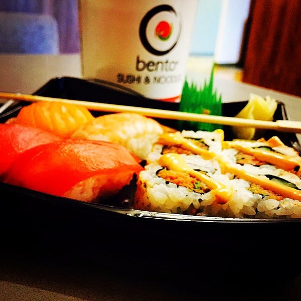 Foto tomada en Bento Sushi  por Michael N. el 3/2/2015