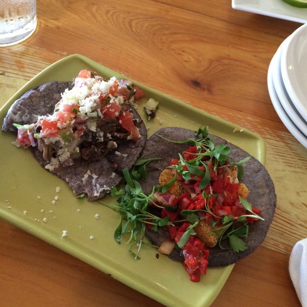 Foto scattata a Babalu Tapas &amp; Tacos da Hannah S. il 3/31/2015