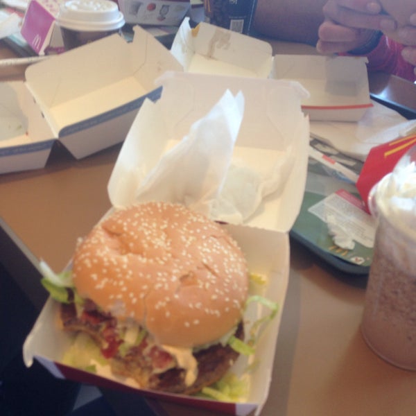 Photo taken at McDonald&#39;s by Evaline R. on 6/6/2015