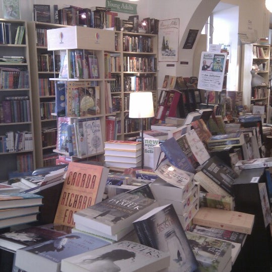 Photo taken at The English Bookshop by Spīgana on 10/13/2012