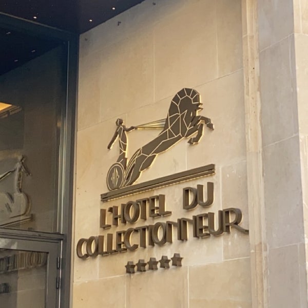 Photo taken at Hôtel du Collectionneur by Doori . on 8/16/2022