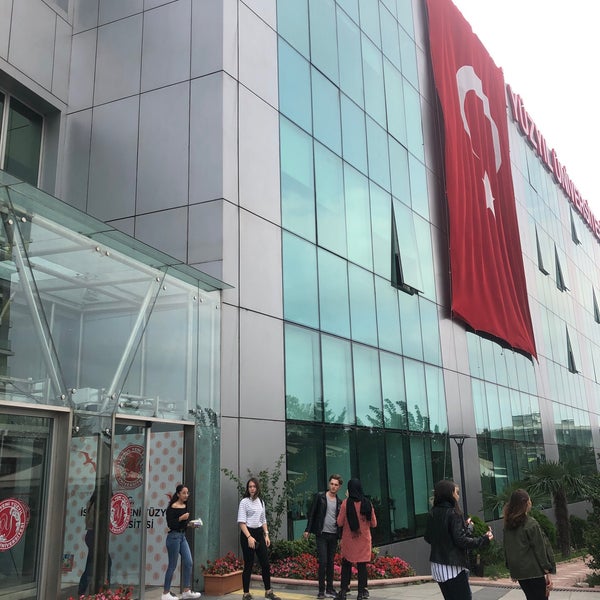 Photo prise au Yeni Yüzyıl Üniversitesi par POUYA .. le10/17/2019