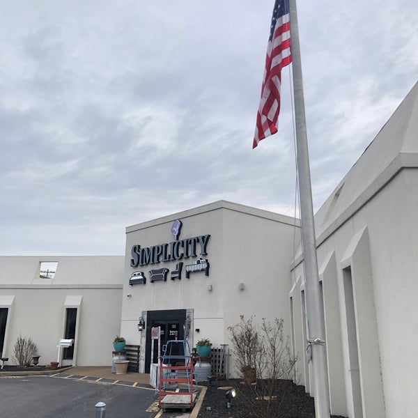 Pat Coslett's Simplicity Furniture Furniture and Home Store in Evansville