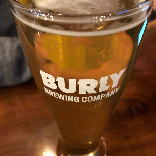 Foto tomada en BURLY Brewing Company  por Logan C. el 4/28/2021