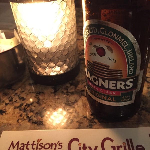รูปภาพถ่ายที่ Mattison&#39;s City Grille โดย Paul C. เมื่อ 12/30/2015