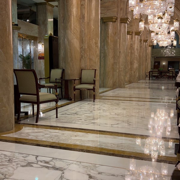 Das Foto wurde bei Sheraton Kuwait, a Luxury Collection Hotel von F. am 9/8/2022 aufgenommen