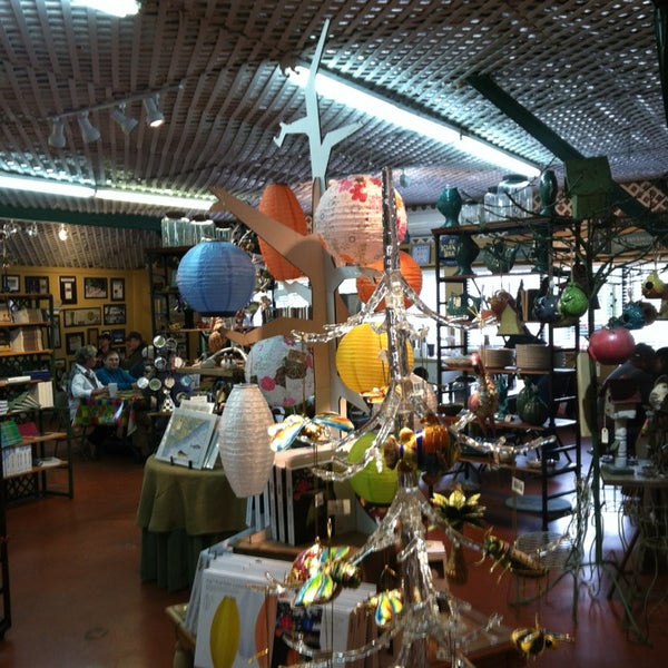 รูปภาพถ่ายที่ Stono Market &amp; Tomato Shed Cafe โดย Andrew S. เมื่อ 1/2/2013