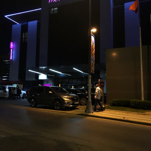 Foto diambil di Mercure İstanbul Altunizade Hotel oleh Ibrahim . pada 8/23/2018