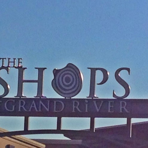 Foto tirada no(a) The Outlet Shops of Grand River por ⚜️RockdeLis.com⚜️ ~. em 4/9/2014