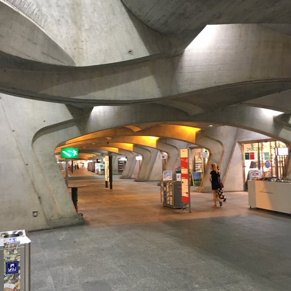 8/1/2018 tarihinde Karsten D.ziyaretçi tarafından Bahnhof Zürich Stadelhofen'de çekilen fotoğraf