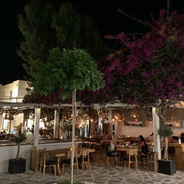 Photo taken at Niko&#39;s Taverna by رياض on 7/11/2021