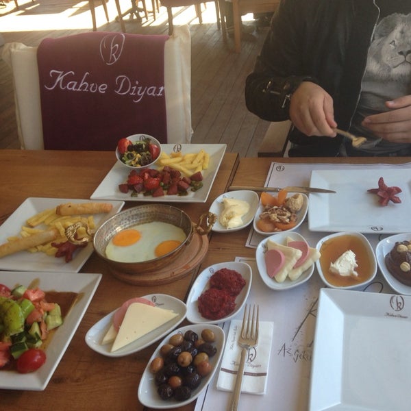 Kahve Diyarı Bahçelievler 34380 ziyaretçidan 308 tavsiye