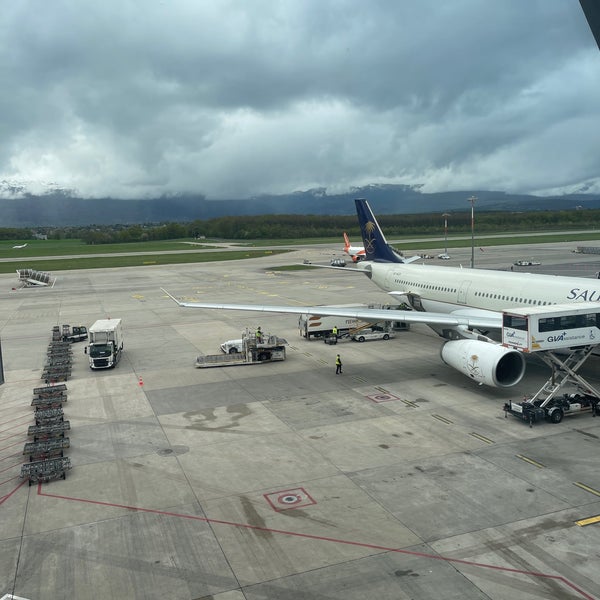 รูปภาพถ่ายที่ Aéroport de Genève Cointrin (GVA) โดย ن เมื่อ 4/9/2024