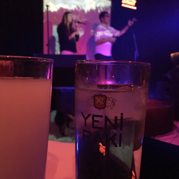 Foto tirada no(a) Salsanat Karaoke Bar por Hüseyin C. em 9/25/2015