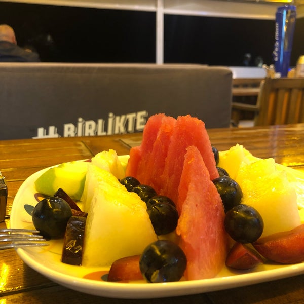 10/7/2019 tarihinde Hakan Y.ziyaretçi tarafından Marina Cafe'de çekilen fotoğraf