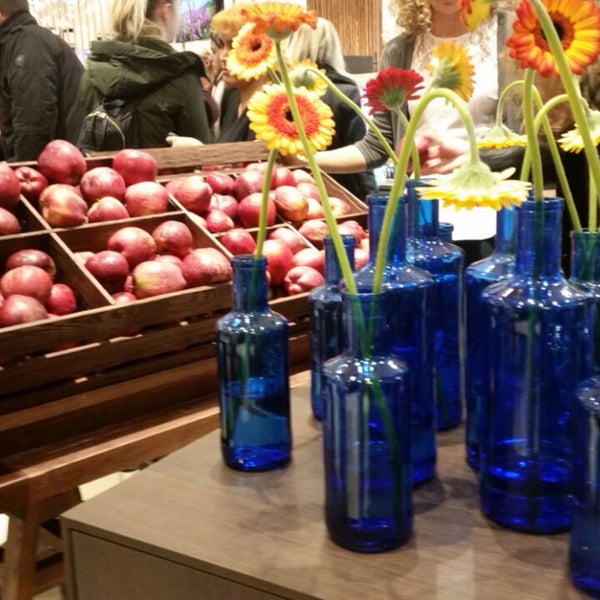 Золотое яблоко пермь духи. Магазин золотое яблоко ставрополь. Золотое яблоко пассаж екатеринбург. Золотое яблоко ставрополь. Золотое яблоко иваново.