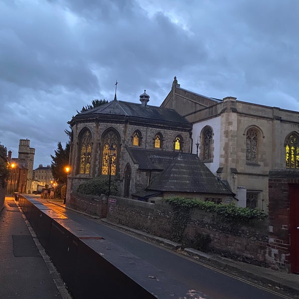 Windsor Parish Church (St John the Baptist) High St