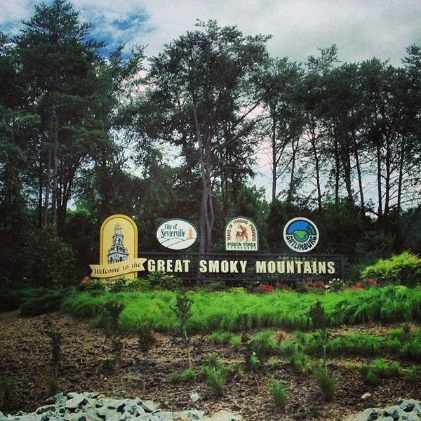 Smoky mountain welcome center 3139 winfield dunn pkwy