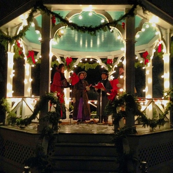 Photos At Holiday Nights At Greenfield Village Now Closed History Museum In The Henry Ford