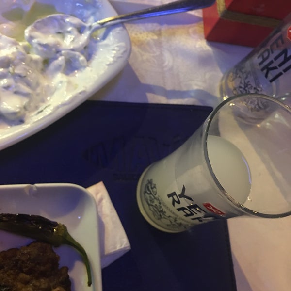 Foto tirada no(a) Mavi Balık&amp;Meze Restaurant por Gülşen em 11/11/2019