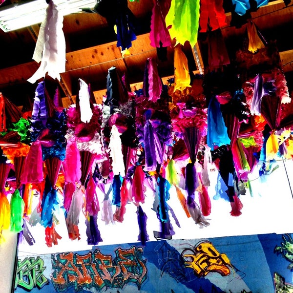 Foto scattata a Piñata District - Los Angeles da Greg V. il 5/19/2013