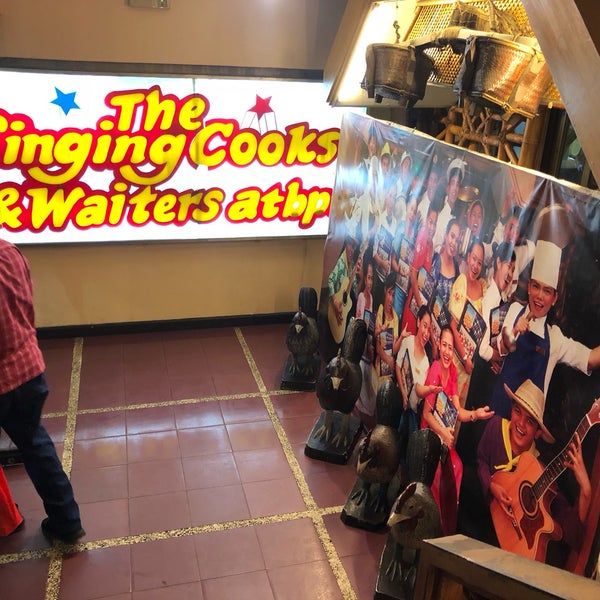 Photo prise au The Singing Cooks and Waiters Atbp par Jerome C. le12/21/2017
