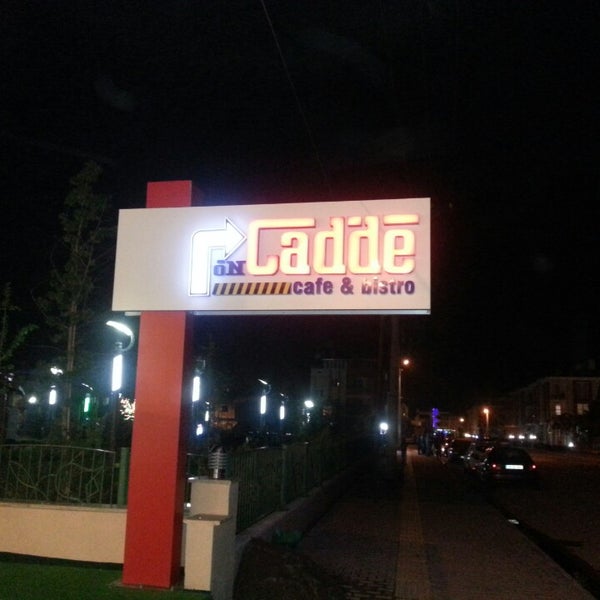 รูปภาพถ่ายที่ Ön Cadde Cafe &amp; Bistro โดย Öner Ö. เมื่อ 4/19/2014