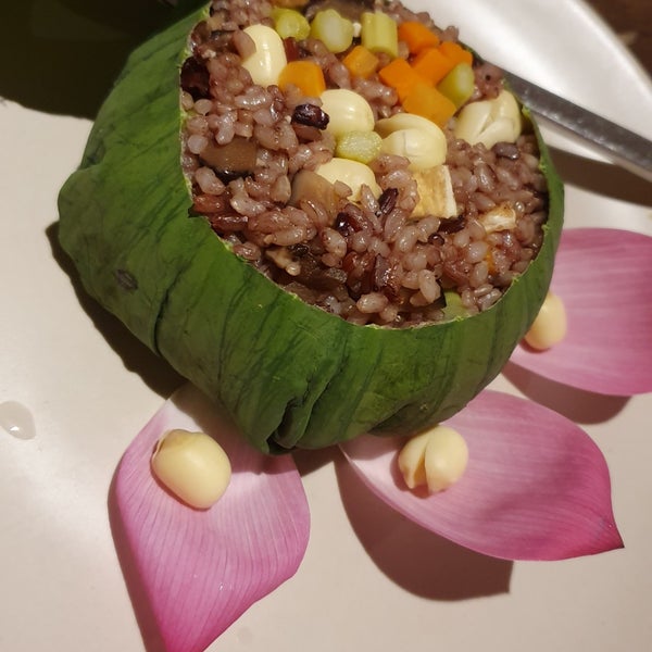 10/29/2019にAnna S.がHum Vegetarian, Lounge &amp; Restaurantで撮った写真