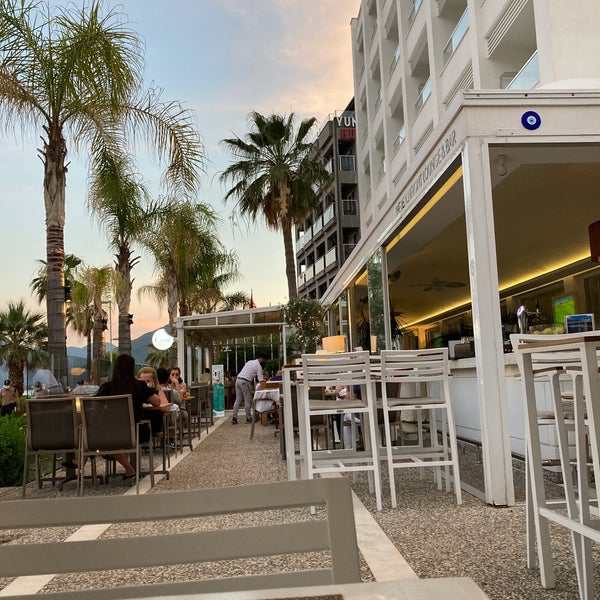 Foto scattata a Sunprime Beachfront Hotel da Türker O. il 6/13/2021