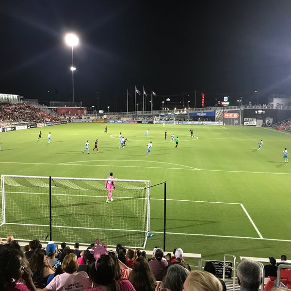 รูปภาพถ่ายที่ Toyota Field โดย Hooman เมื่อ 10/7/2018