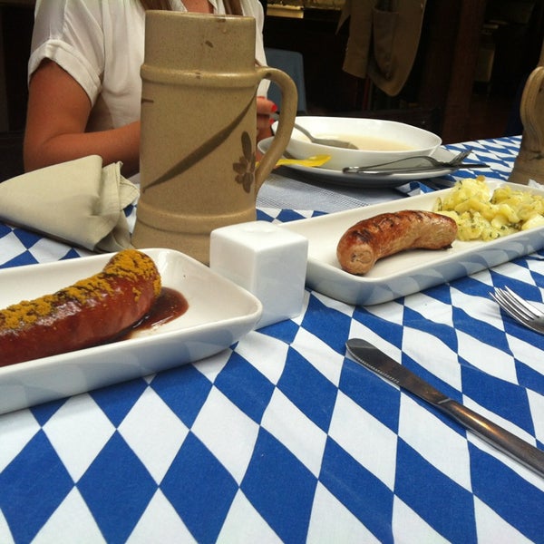 7/21/2013 tarihinde Catherine E.ziyaretçi tarafından Restaurante Edelweiss'de çekilen fotoğraf