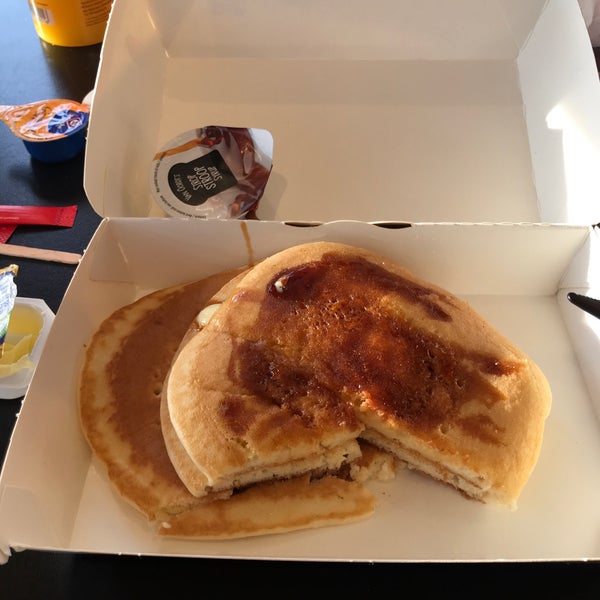 รูปภาพถ่ายที่ McDonald&#39;s โดย Anita H. เมื่อ 1/19/2019